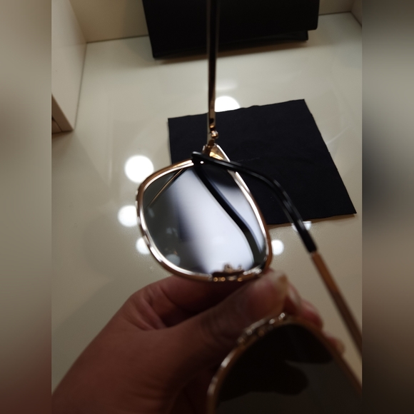 YSL - Sunglasses - Picture 14 of 14